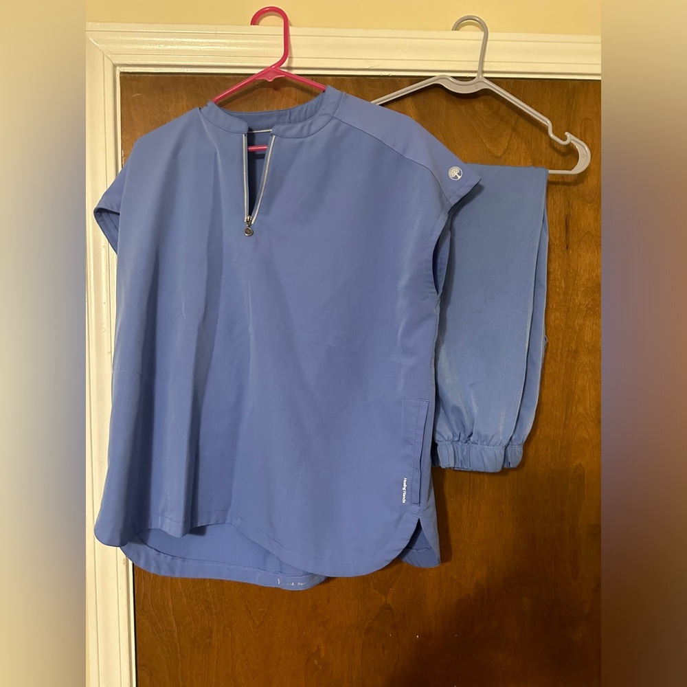 Healing hands medium petite joggers oversized large shirt ceil blue